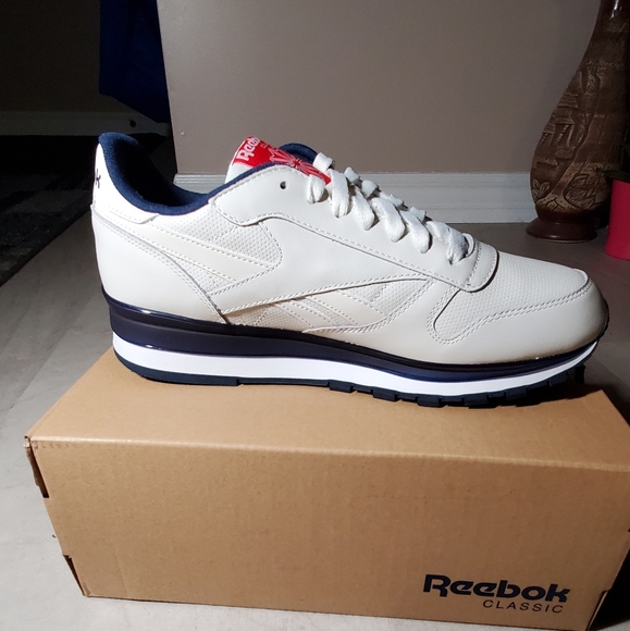 Reebok Classic,Men Size 9 - Picture 2 of 13
